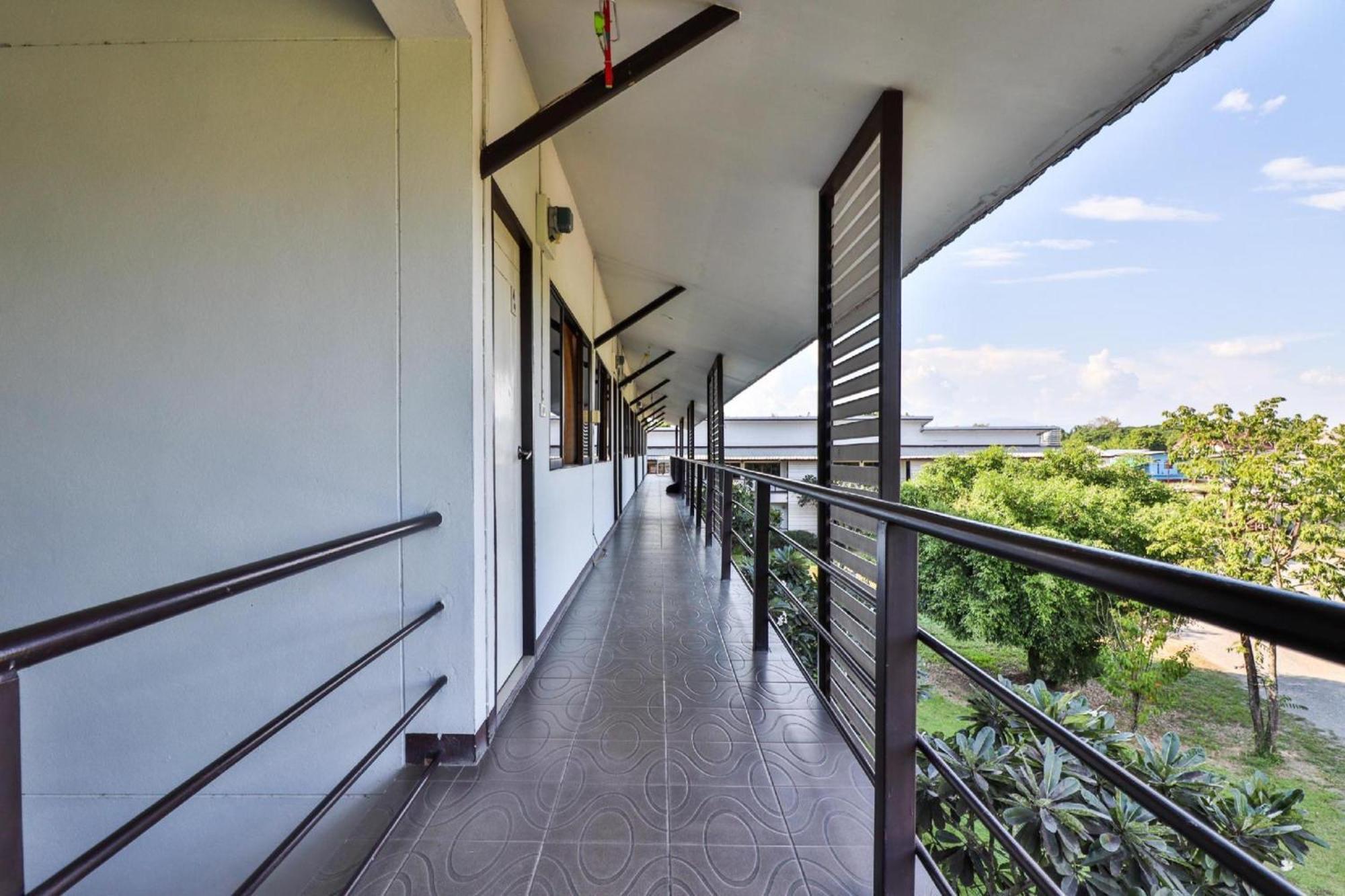 Dnk Baan Suan Hotel Lamphun Exterior photo