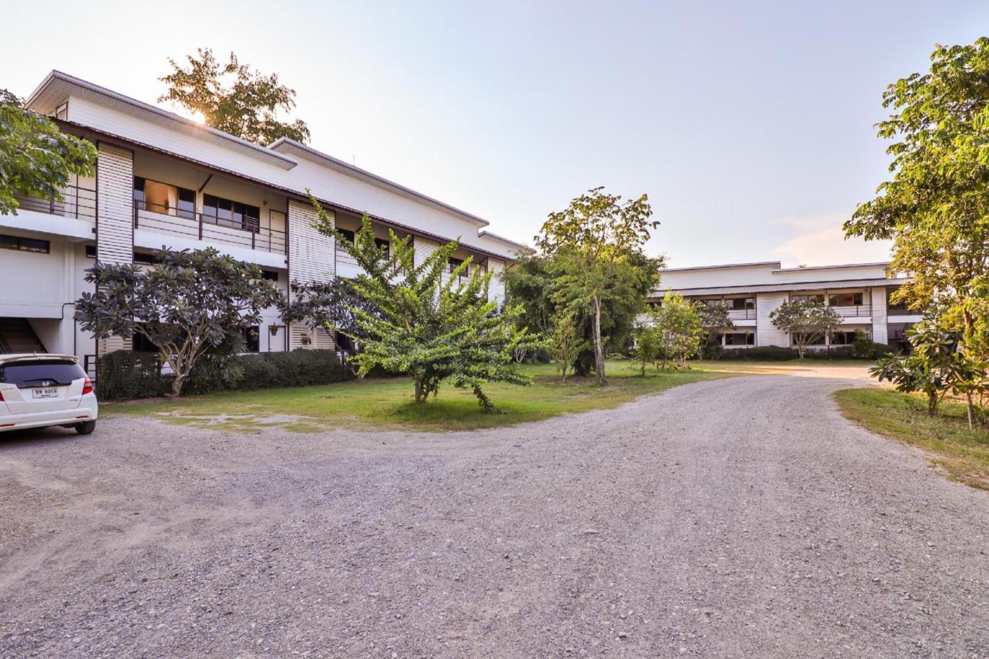Dnk Baan Suan Hotel Lamphun Exterior photo