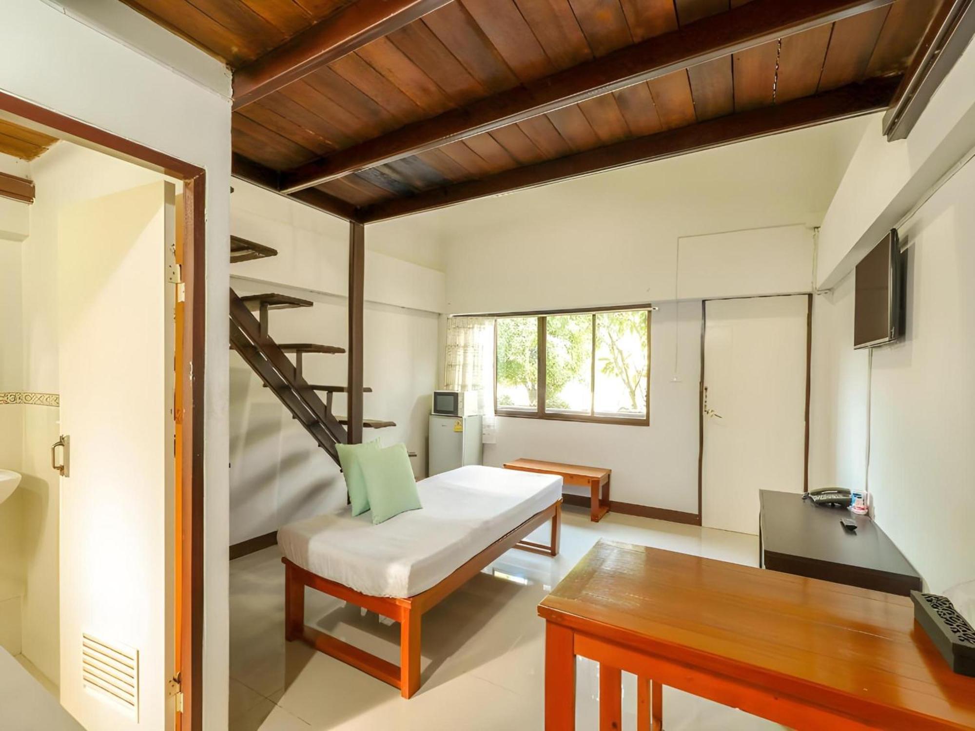 Dnk Baan Suan Hotel Lamphun Exterior photo